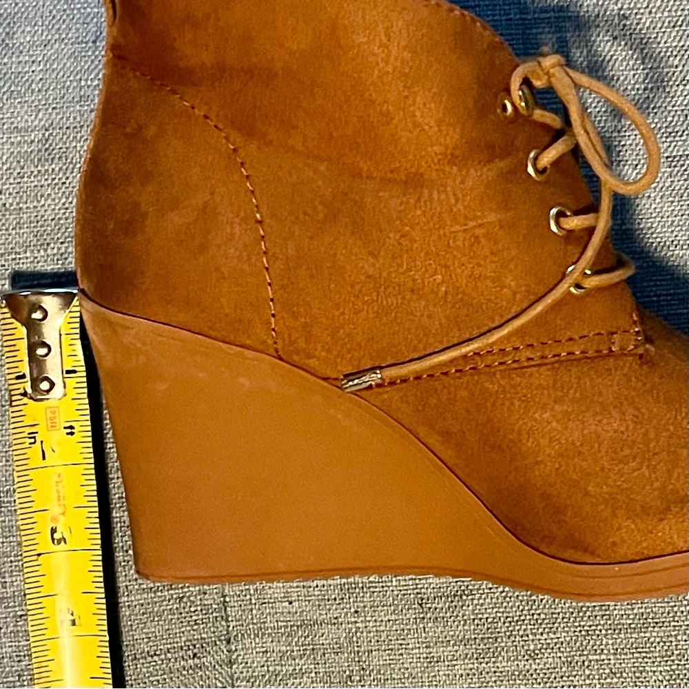 Suede Wedge Ankle Boots 9 neutral tan - Picture 7 of 7